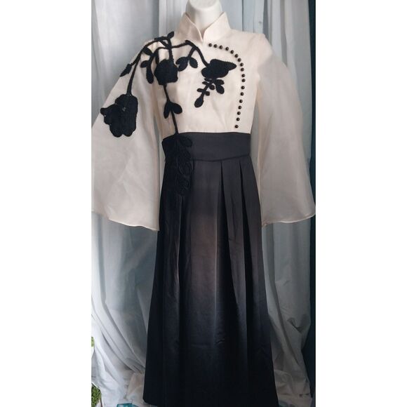 Vintage Organza Embroidery Turtleneck Beading Flare Long Sleeve Maxi Dress - Picture 5 of 11